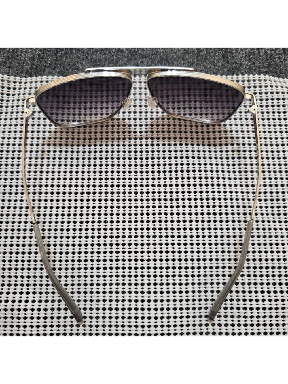GUESS Silver Navigator Sunglasses Metal Double Bridge Brow Bar Smoke Gray Lens
